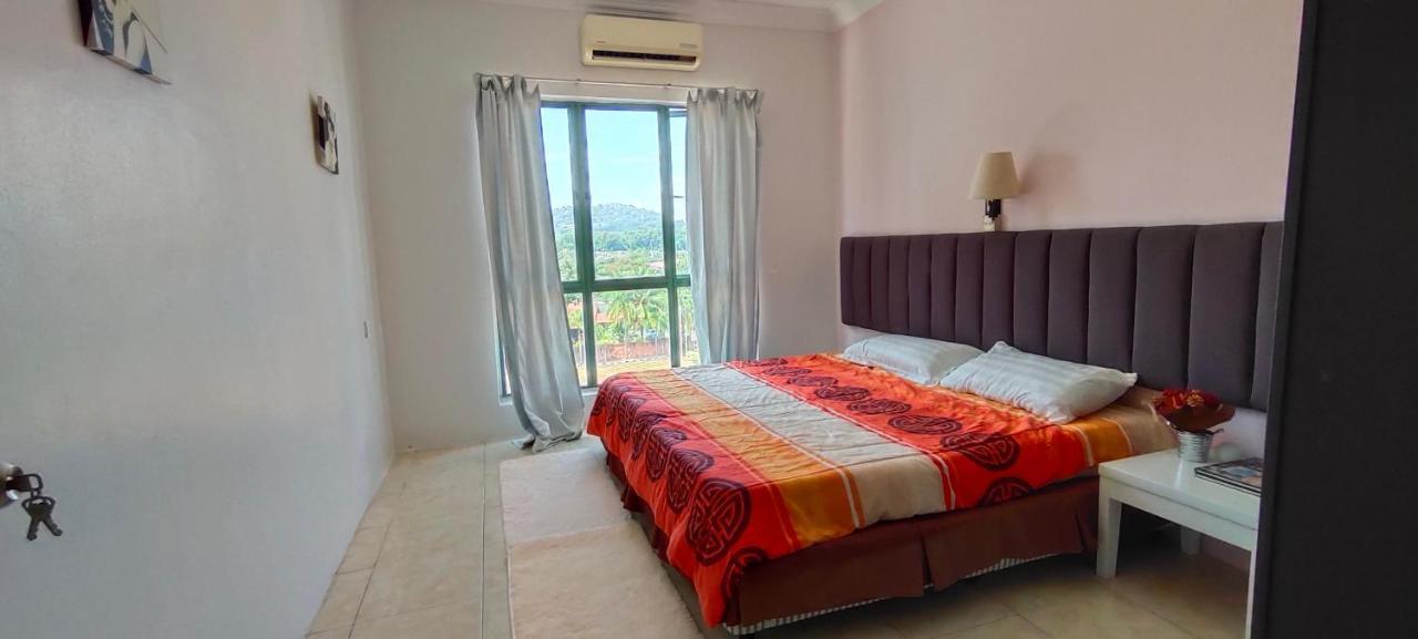 Gold Coast International Resort Kampong Bukit Beruang Экстерьер фото